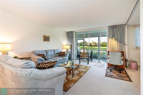 9611 N Hollybrook Lake Drive Pembroke Pines FL 33025