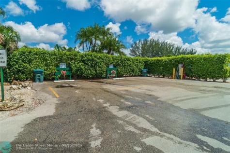 9611 N Hollybrook Lake Drive Pembroke Pines FL 33025