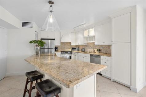 3000 Holiday Drive Fort Lauderdale FL 33316