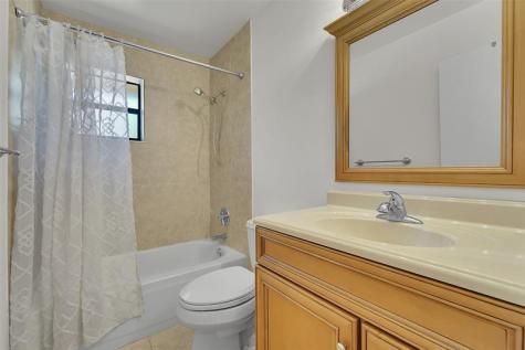 3529 NW 35 Coconut Creek FL 33066