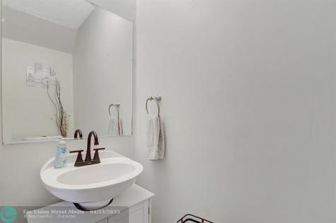 3708 SW 59th Terrace Davie FL 33314
