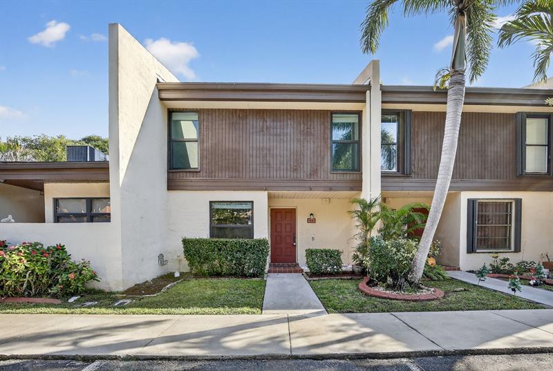 1261 NW 99th Terrace Pembroke Pines FL 33024