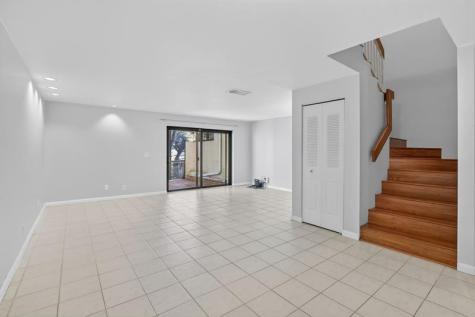 1261 NW 99th Terrace Pembroke Pines FL 33024