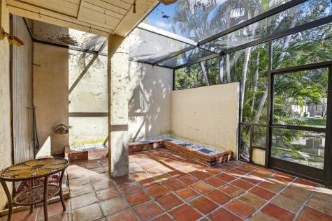 1261 NW 99th Terrace Pembroke Pines FL 33024