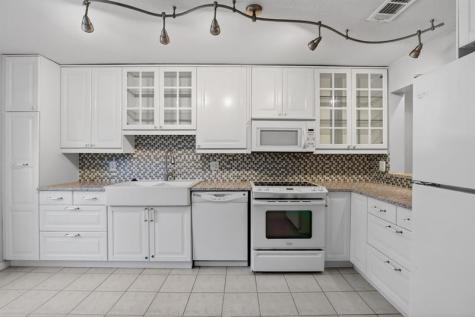 1261 NW 99th Terrace Pembroke Pines FL 33024