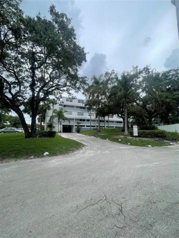 3301 Spanish Moss Terrace Lauderhill FL 33319