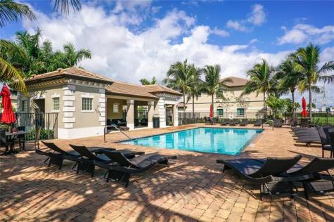 4222 E Dixie Highway Oakland Park FL 33334