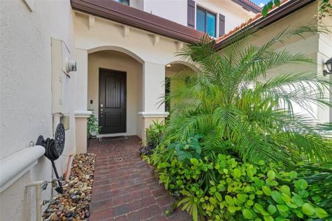 4222 E Dixie Highway Oakland Park FL 33334
