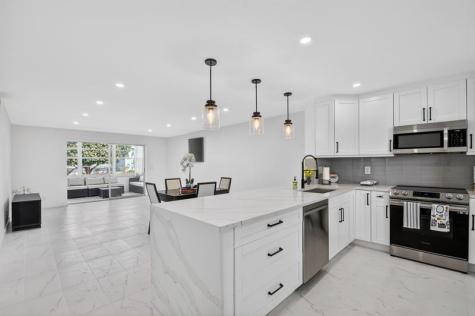 2300 NE 1st Lane Boynton Beach FL 33435