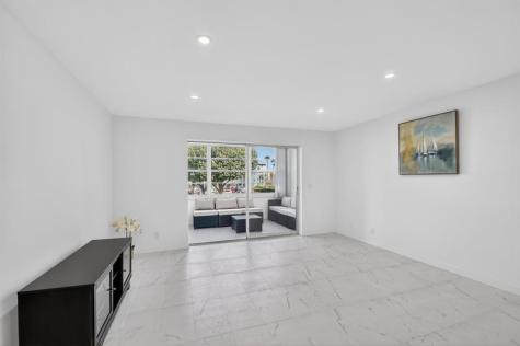 2300 NE 1st Lane Boynton Beach FL 33435