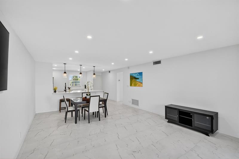 2300 NE 1st Lane Boynton Beach FL 33435