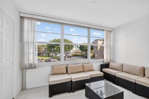 2300 NE 1st Lane Boynton Beach FL 33435