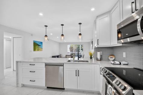 2300 NE 1st Lane Boynton Beach FL 33435