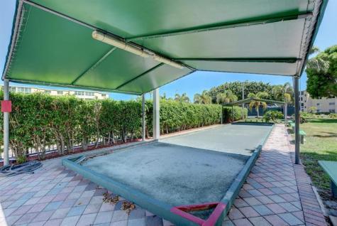 2300 NE 1st Lane Boynton Beach FL 33435