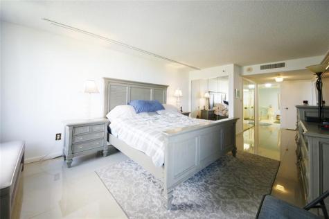 2480 Presidential Way West Palm Beach FL 33401