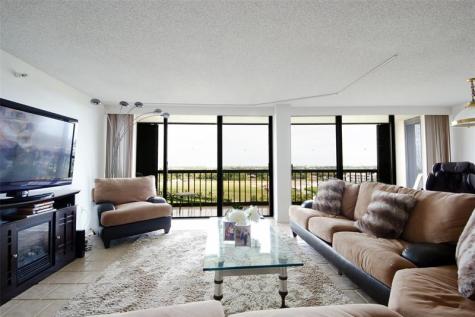 2480 Presidential Way West Palm Beach FL 33401