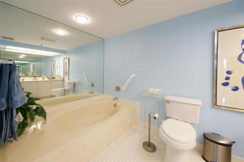 2480 Presidential Way West Palm Beach FL 33401