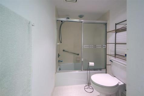2480 Presidential Way West Palm Beach FL 33401