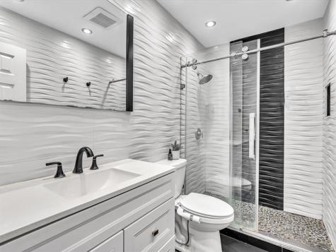 2551 N 40th Avenue Hollywood FL 33021