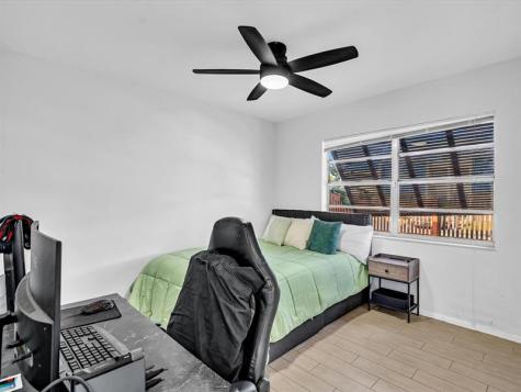2551 N 40th Avenue Hollywood FL 33021