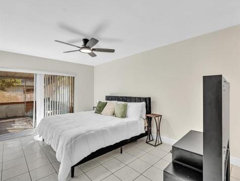 2551 N 40th Avenue Hollywood FL 33021