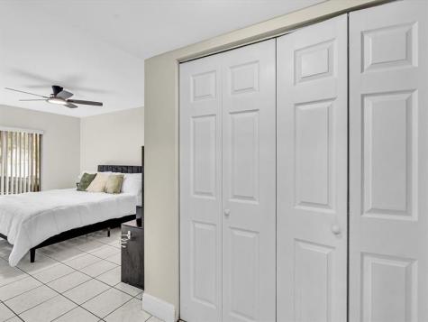 2551 N 40th Avenue Hollywood FL 33021