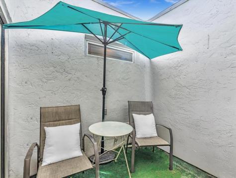 2551 N 40th Avenue Hollywood FL 33021