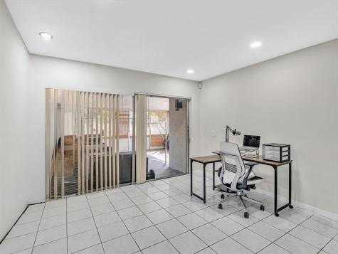 2551 N 40th Avenue Hollywood FL 33021