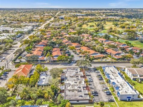 2551 N 40th Avenue Hollywood FL 33021