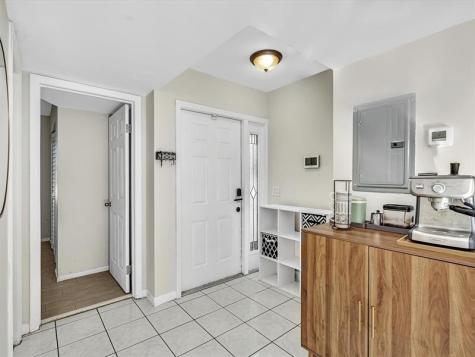 2551 N 40th Avenue Hollywood FL 33021