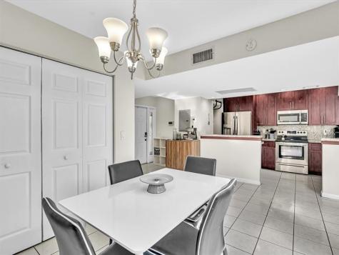 2551 N 40th Avenue Hollywood FL 33021
