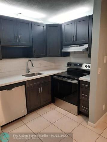 3253 NW 104 Coral Springs FL 33065