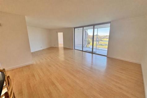 3980 Oaks Clubhouse Drive Pompano Beach FL 33069