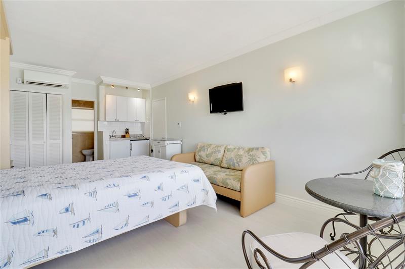 2508 Bay Drive Pompano Beach FL 33062