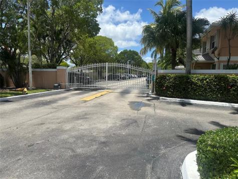 3263 NW 44th Street Oakland Park FL 33309