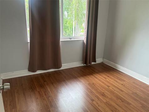 3263 NW 44th Street Oakland Park FL 33309