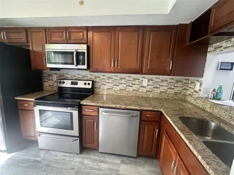 3263 NW 44th Street Oakland Park FL 33309