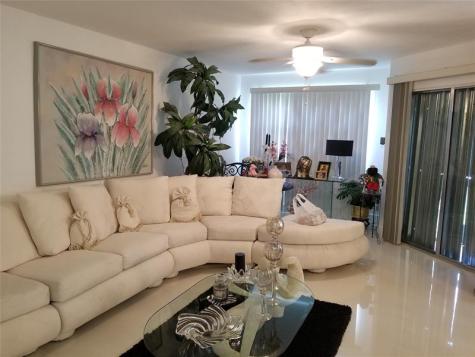 Pembroke Pines FL 33027