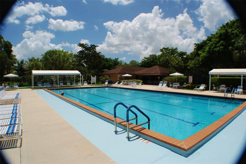 3980 Oaks Clubhouse Drive Pompano Beach FL 33069