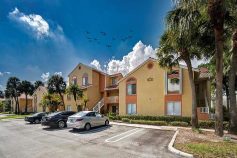 913 Coral Club Drive Coral Springs FL 33071