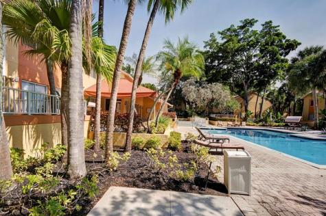 913 Coral Club Drive Coral Springs FL 33071