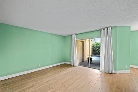 913 Coral Club Drive Coral Springs FL 33071