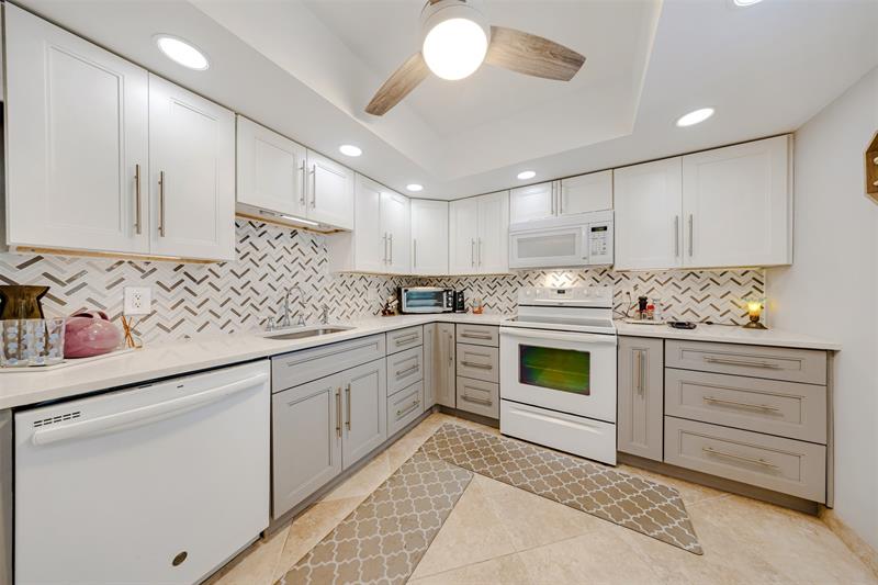 3980 Oaks Clubhouse Drive Pompano Beach FL 33069