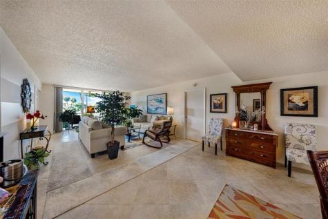 3980 Oaks Clubhouse Drive Pompano Beach FL 33069