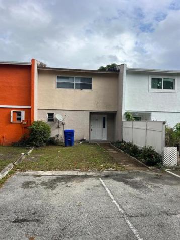 950 SW 74th Avenue North Lauderdale FL 33068
