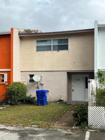 950 SW 74th Avenue North Lauderdale FL 33068