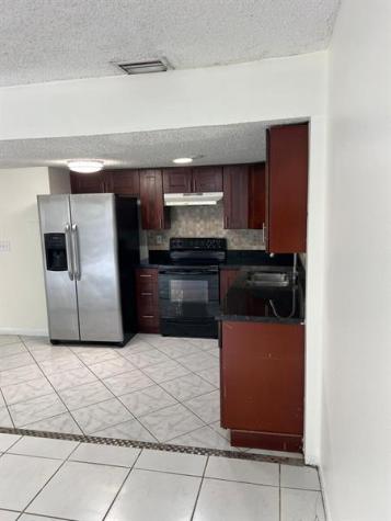 950 SW 74th Avenue North Lauderdale FL 33068