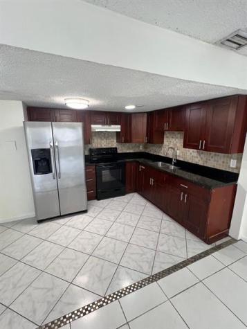 950 SW 74th Avenue North Lauderdale FL 33068