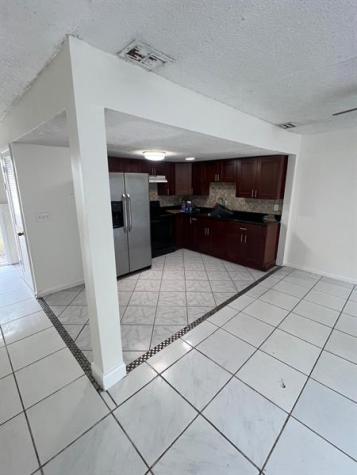 950 SW 74th Avenue North Lauderdale FL 33068