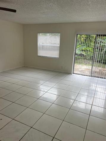 950 SW 74th Avenue North Lauderdale FL 33068